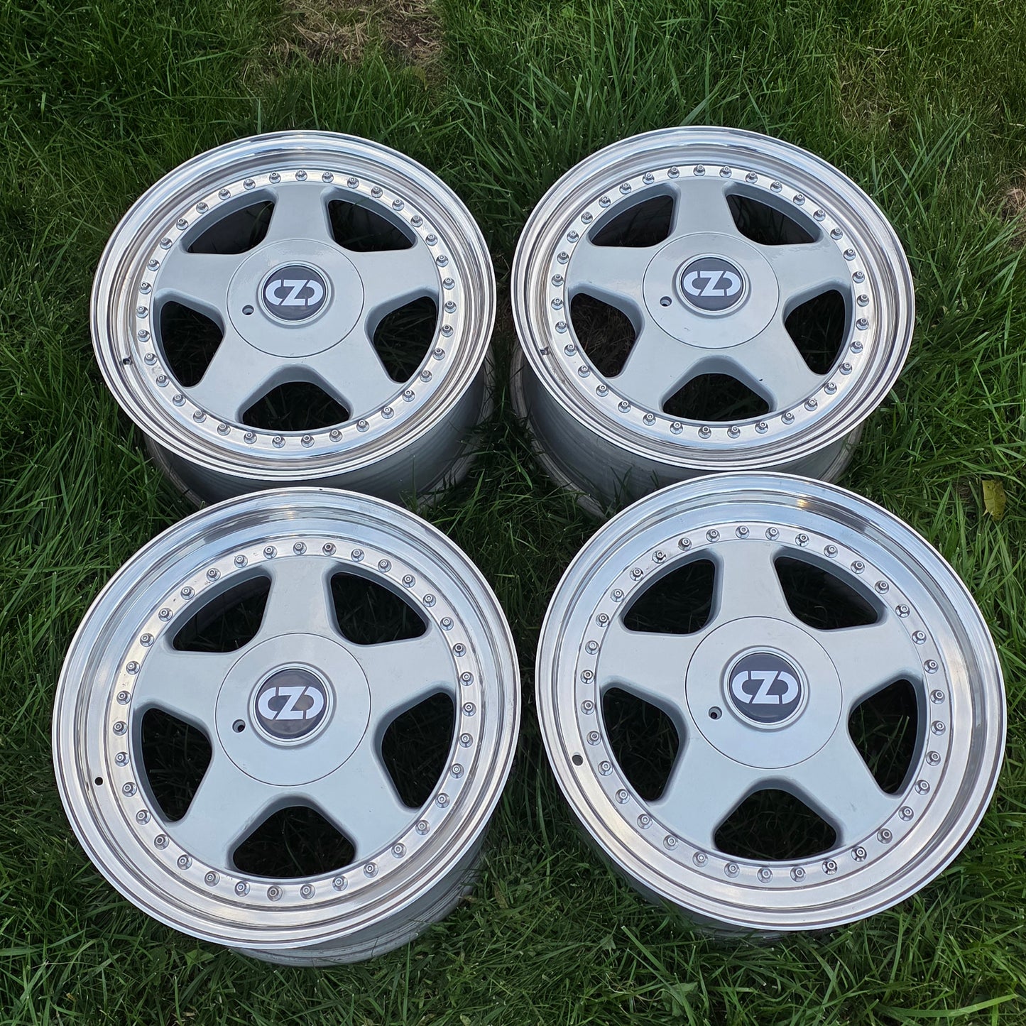 OZ RACING Futura 17" 5x114.3 Wheels
