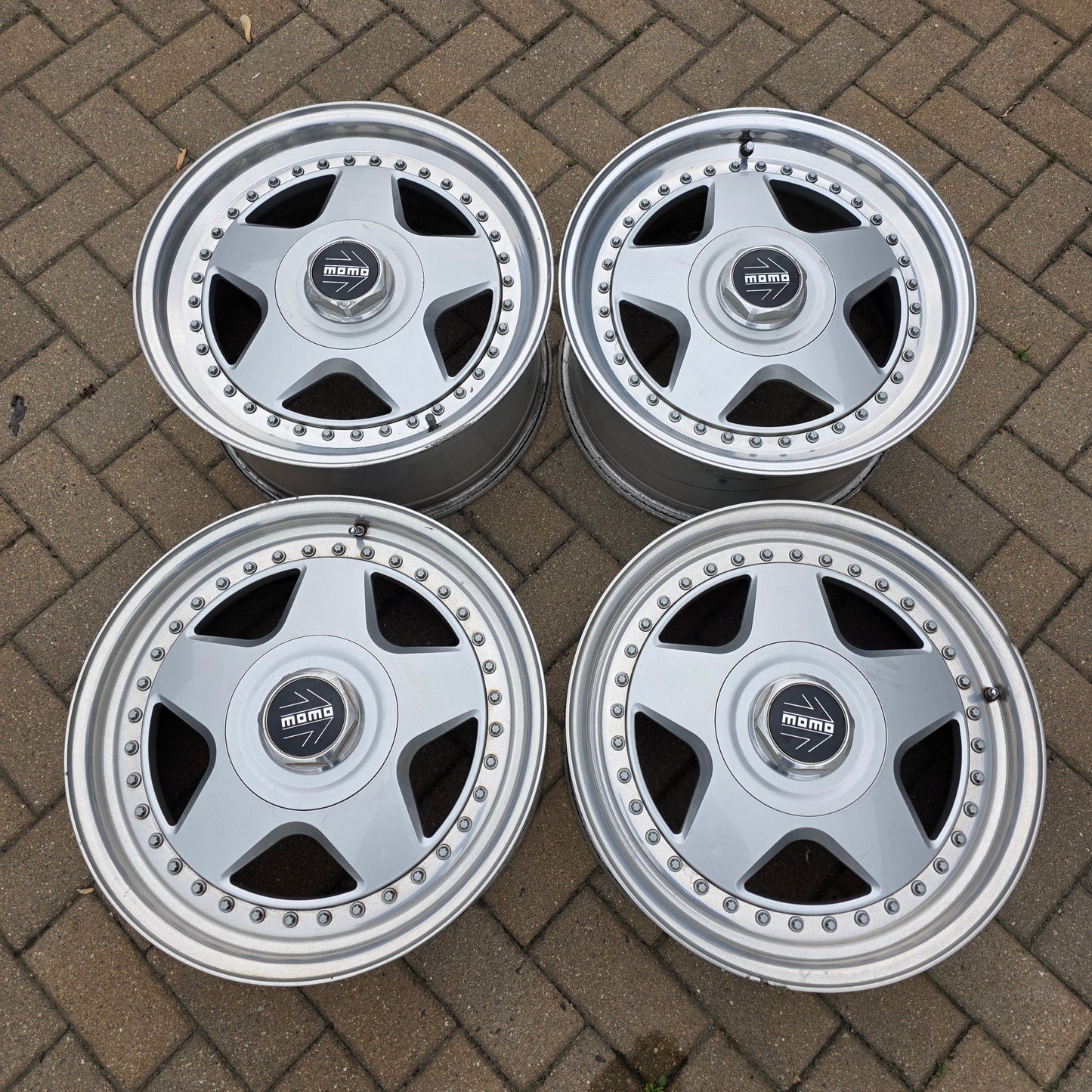 MOMO R3 17" 5x130 Wheels